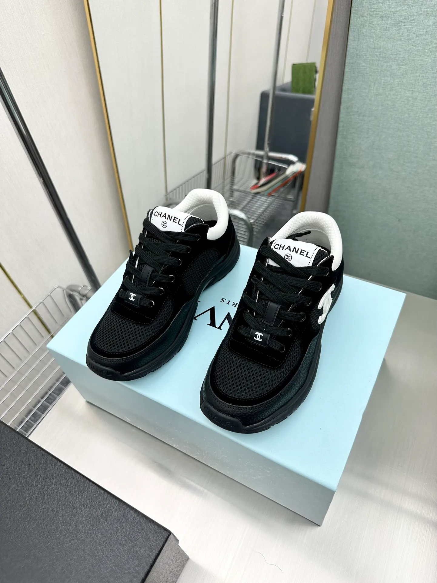 👟👟Ex-factory price 480👟👟 Women's Shoes Factory Women's Shoes Women's Clothing Women's Shoes Women's Clothes Women's Shoes Women's Clothing Chanel Chanel - 2023 Counter Top Casual Sports Shoes This classic design; the upper is electro-embroidered with a variety of craftsmanship; the outsole is fashionable and sporty; the unusual inclusion of a variety of color elements... The diversified mix and match is very beautiful and versatile, and can be used for leisure, fashion, sports, and outdoor... ꫛꫀꪝ Go➫ Material: ❶Upper is made of: original imported mercerized velvet + double-layer breathable mesh ❷Inside is made of: original imported breathable mesh ❸Outsole is based on: original T👟👟factory price U combination outsole. Counter boutique packaging complete set for women 35–41 and men 38-46